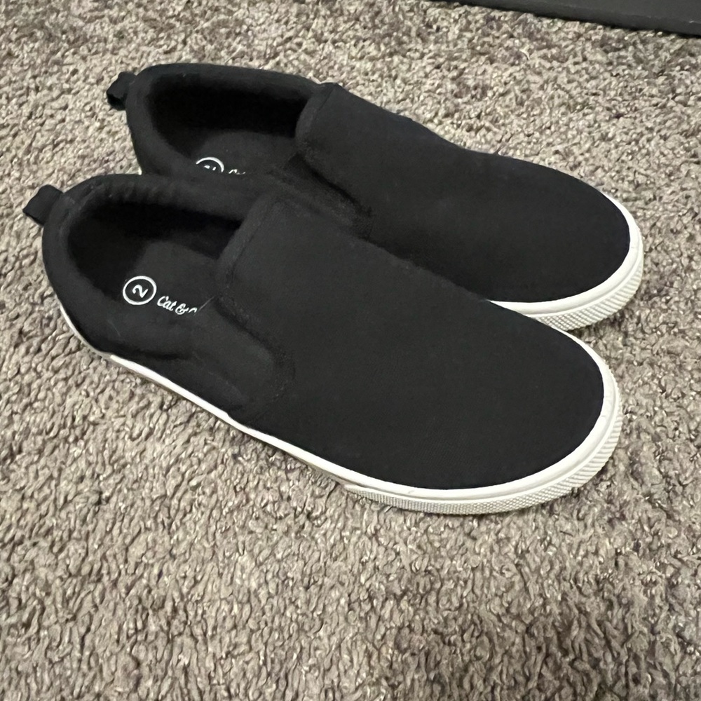 Kids slide in shoes great for vacation and summer. Warn 1 time to dinner.